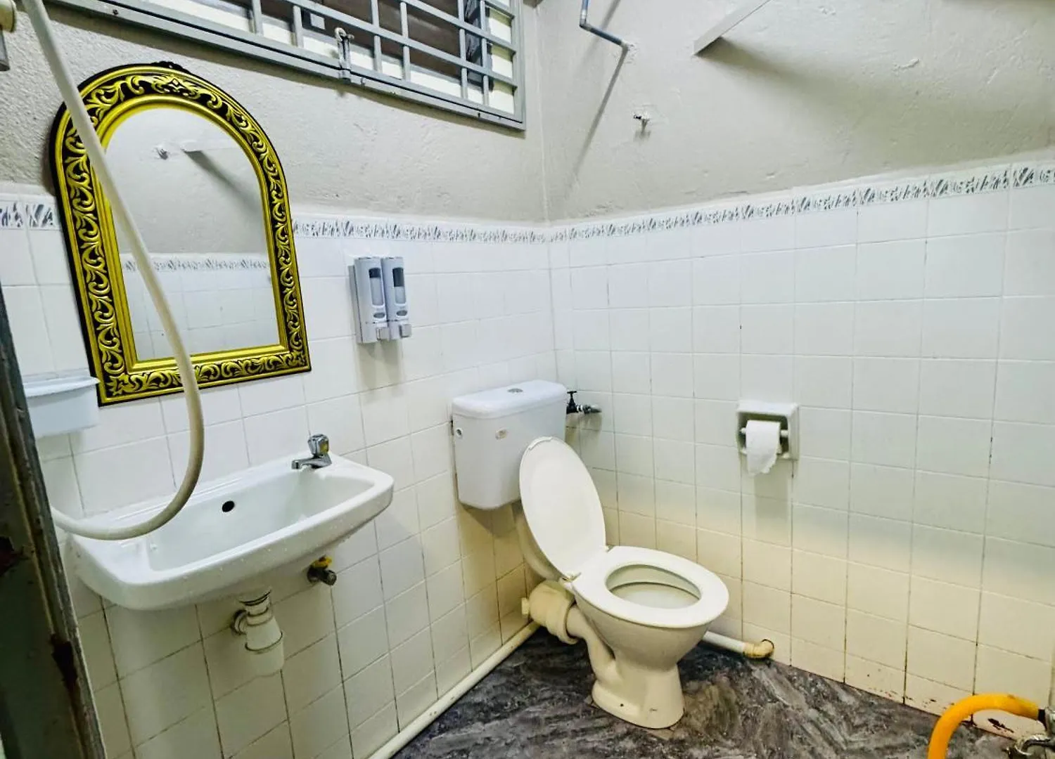 Apartment In Gelugor Usm
